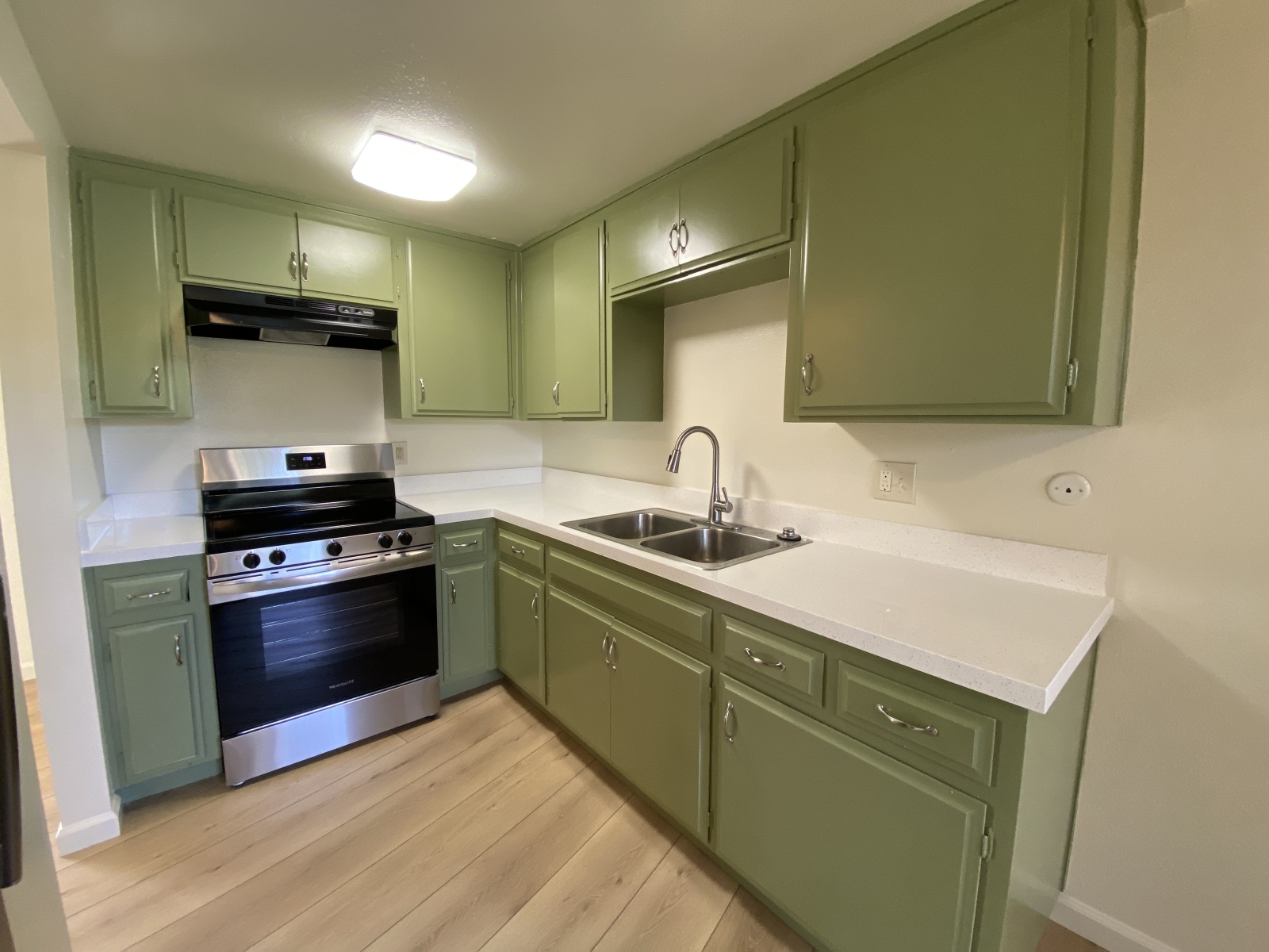 1025 Meadowlake Drive , Vista, CA 92084