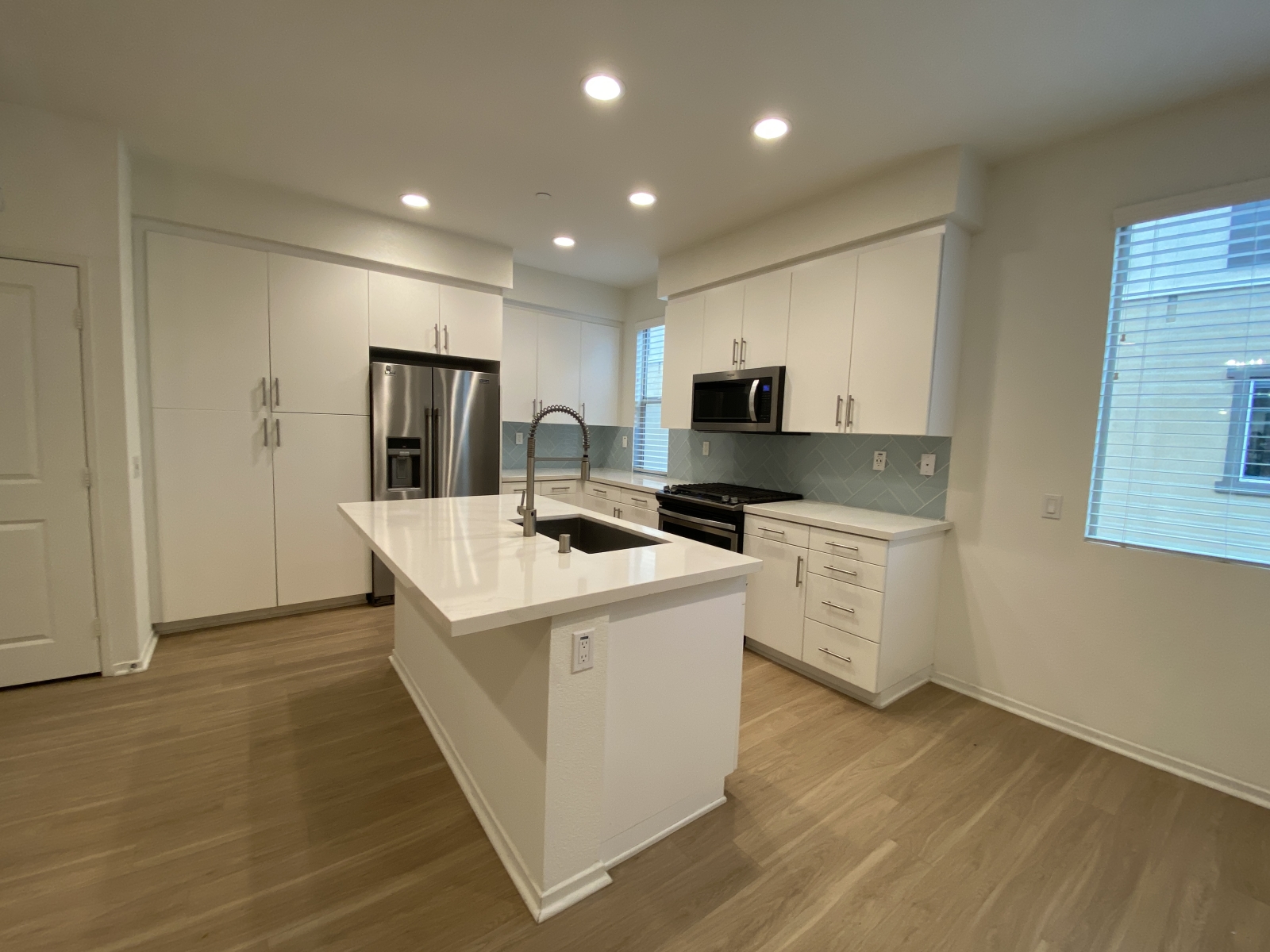 1118 VIA LUCERO , OCEANSIDE, CA 92056