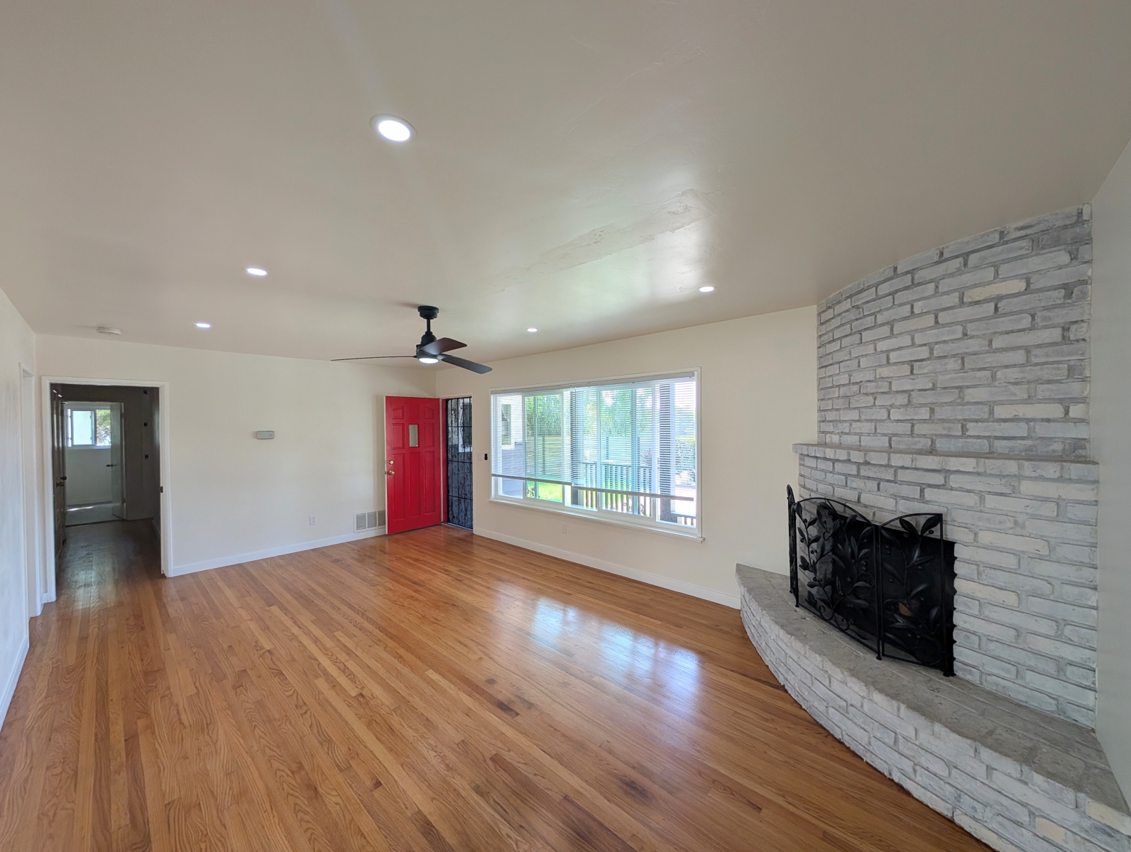 141 HILLSIDE TERRACE, VISTA, CA 92084