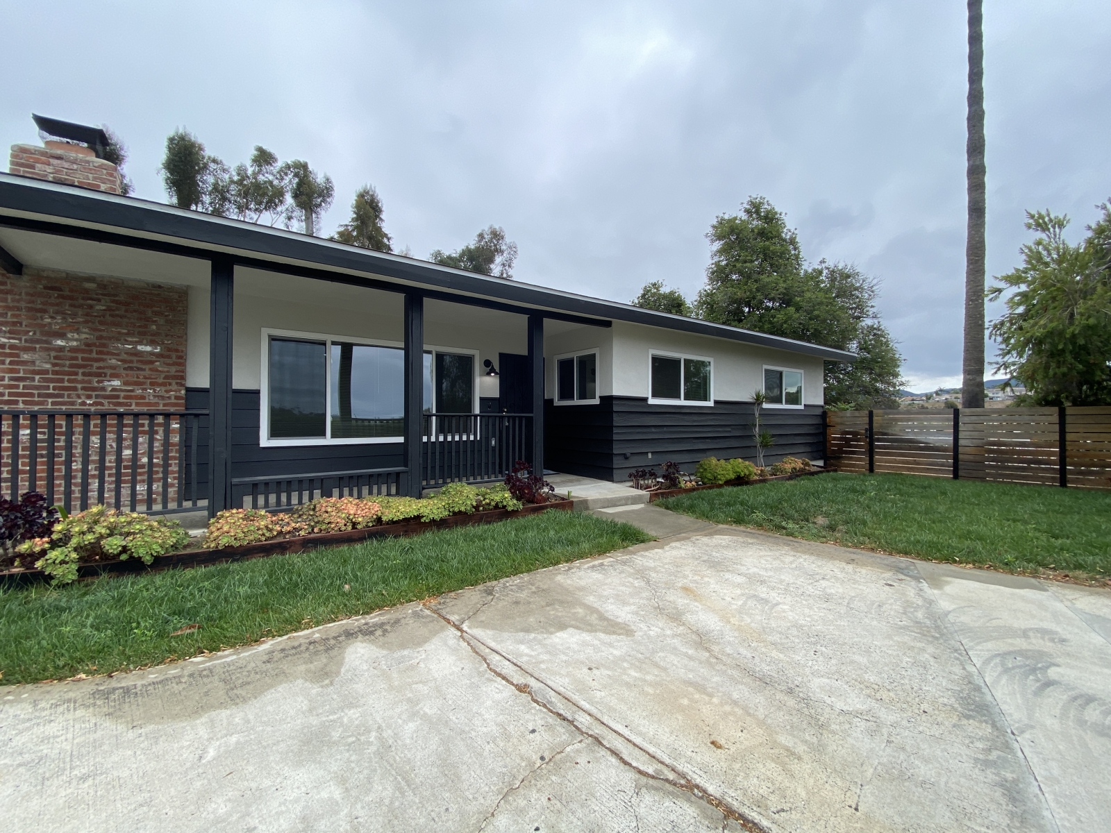 141 HILLSIDE TERRACE, VISTA, CA 92084