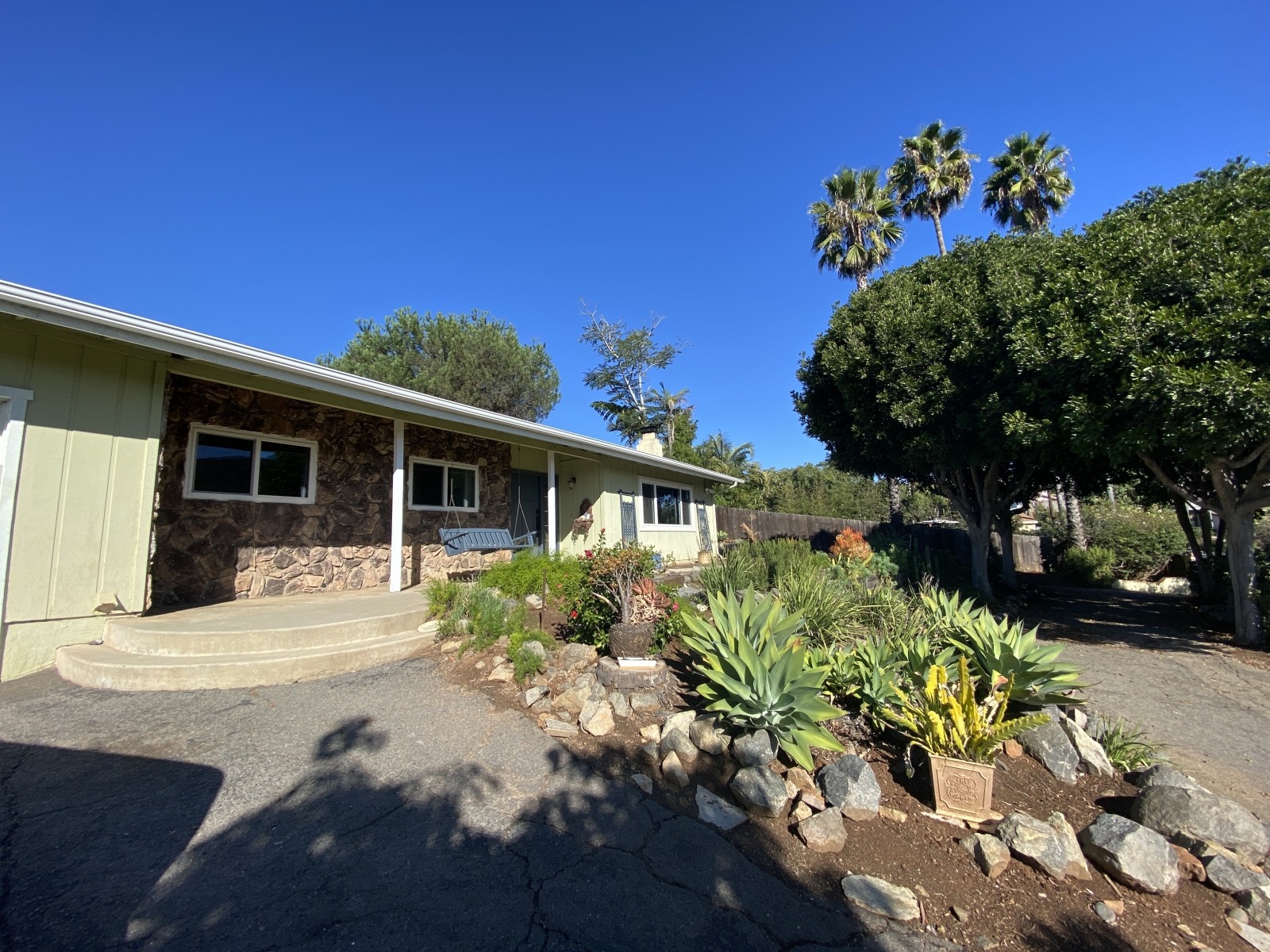 1810 WARMLANDS AVENUE, VISTA, CA 92084