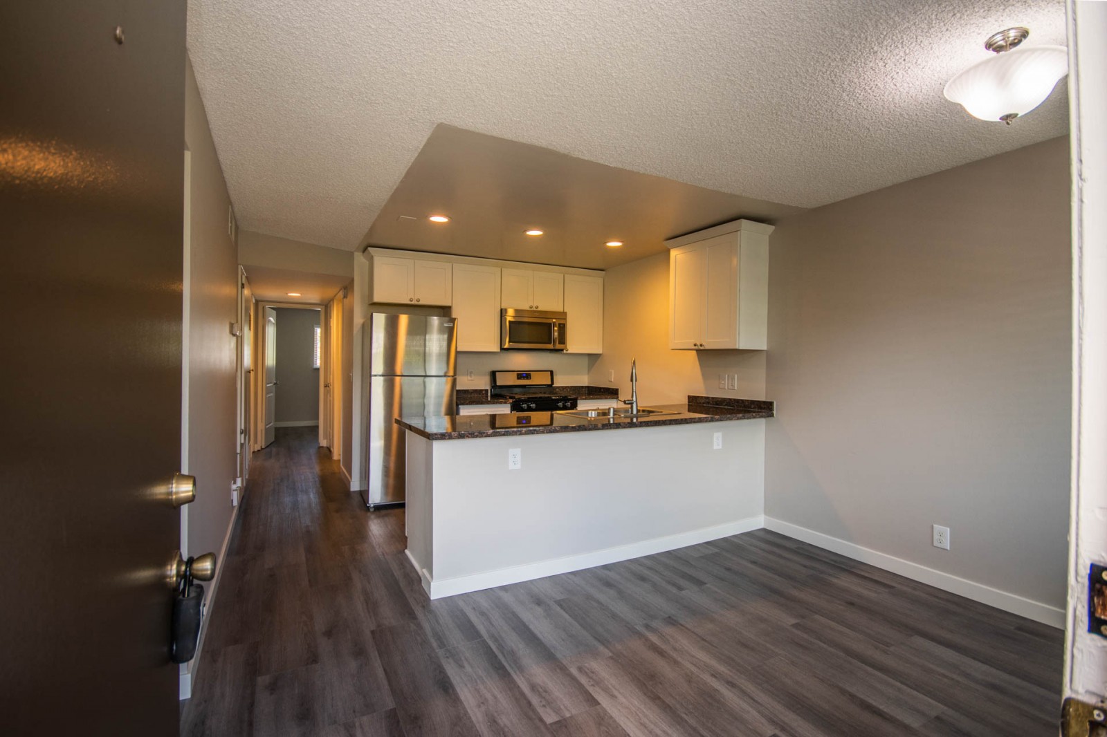 1921 West Drive, Vista, CA 92083 1921 West Drive, Vista, CA 92083