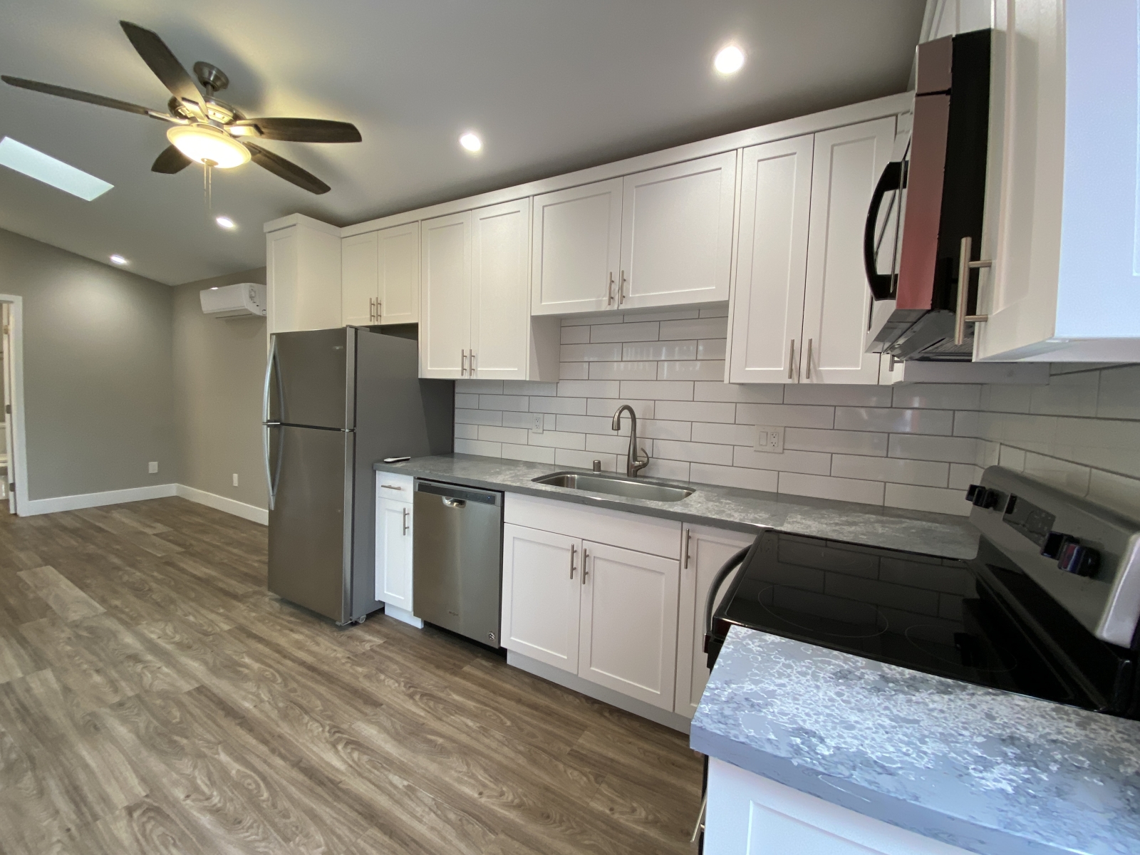 195 Johnston Lane, San Marcos, CA 92069 195 Johnston Lane, San Marcos, CA 92069