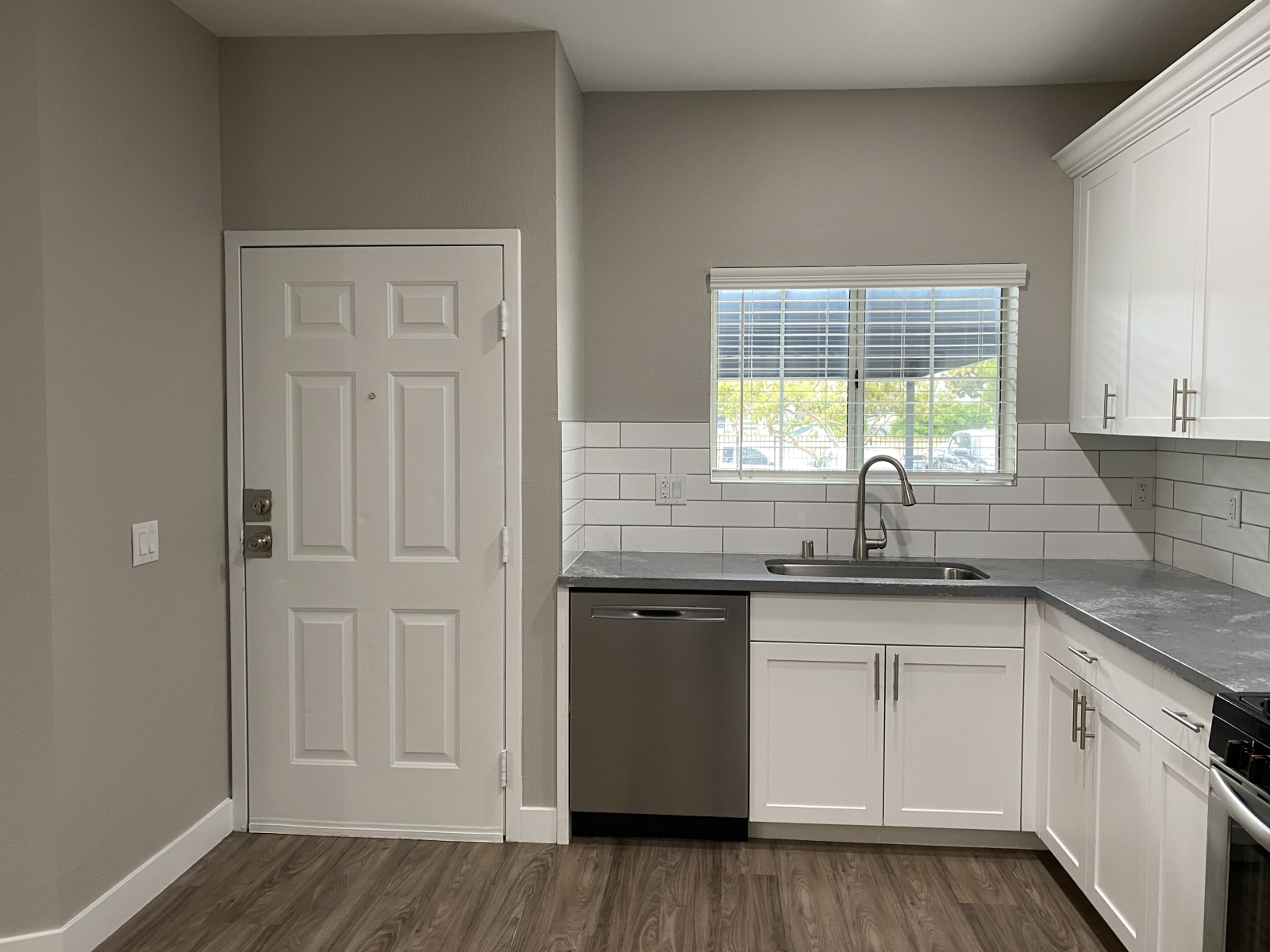 195 Johnston Lane, San Marcos, CA 92069 195 Johnston Lane, San Marcos, CA 92069