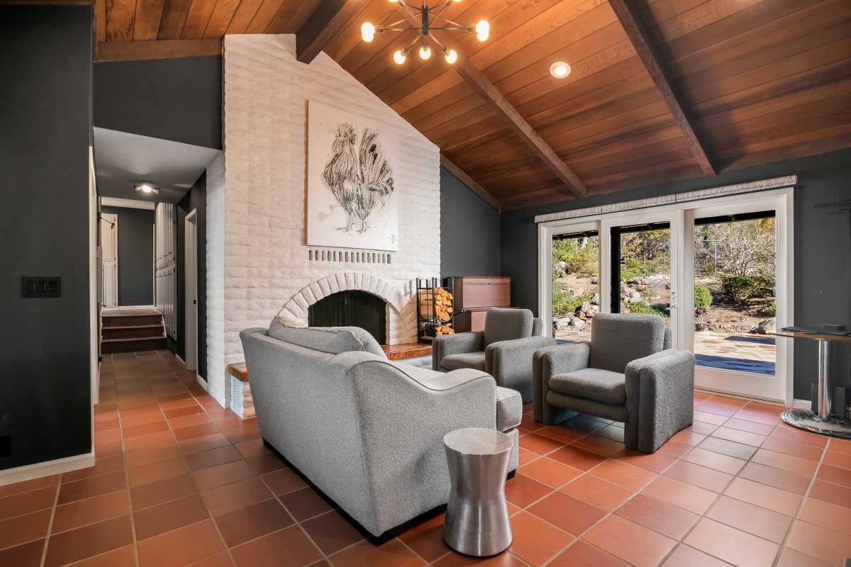 2073 ELEVADO ROAD , VISTA, CA 92084