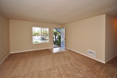 253 Tamarack Ave., Carlsbad, CA 92008 253 Tamarack Ave., Carlsbad, CA 92008