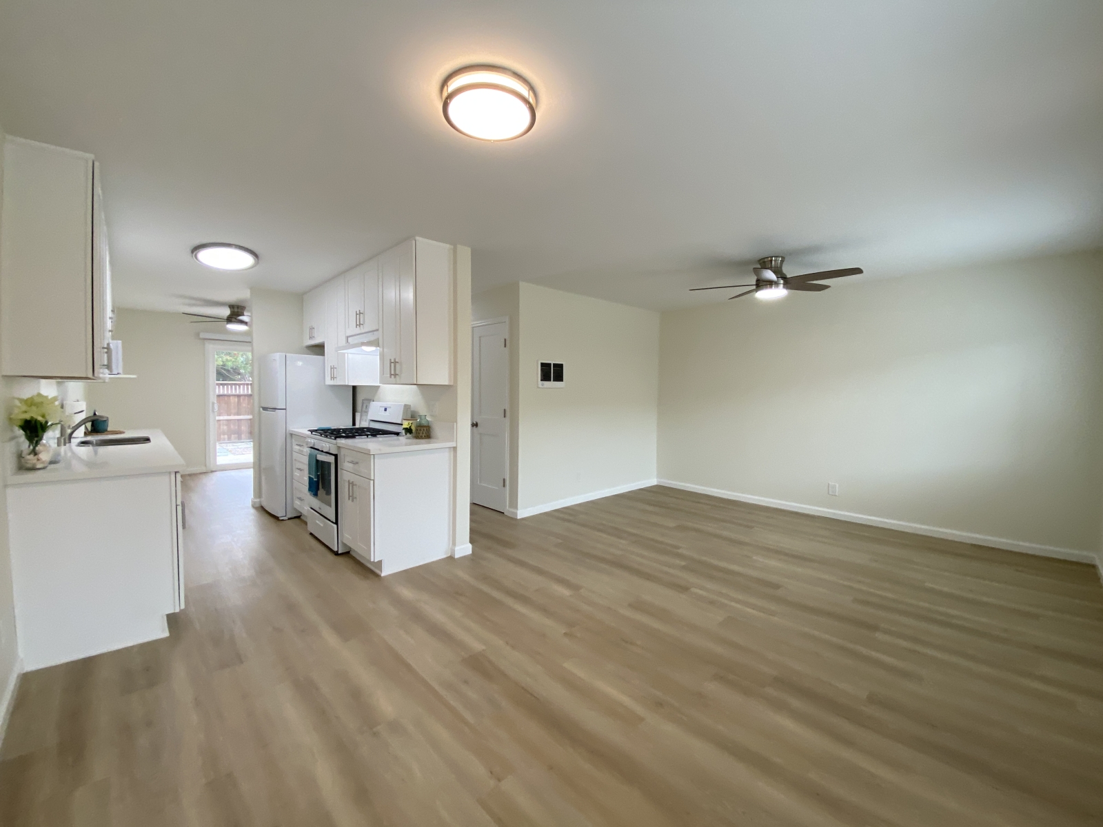 2541 Jefferson St, Carlsbad, CA 92008 2541 Jefferson St, Carlsbad, CA 92008
