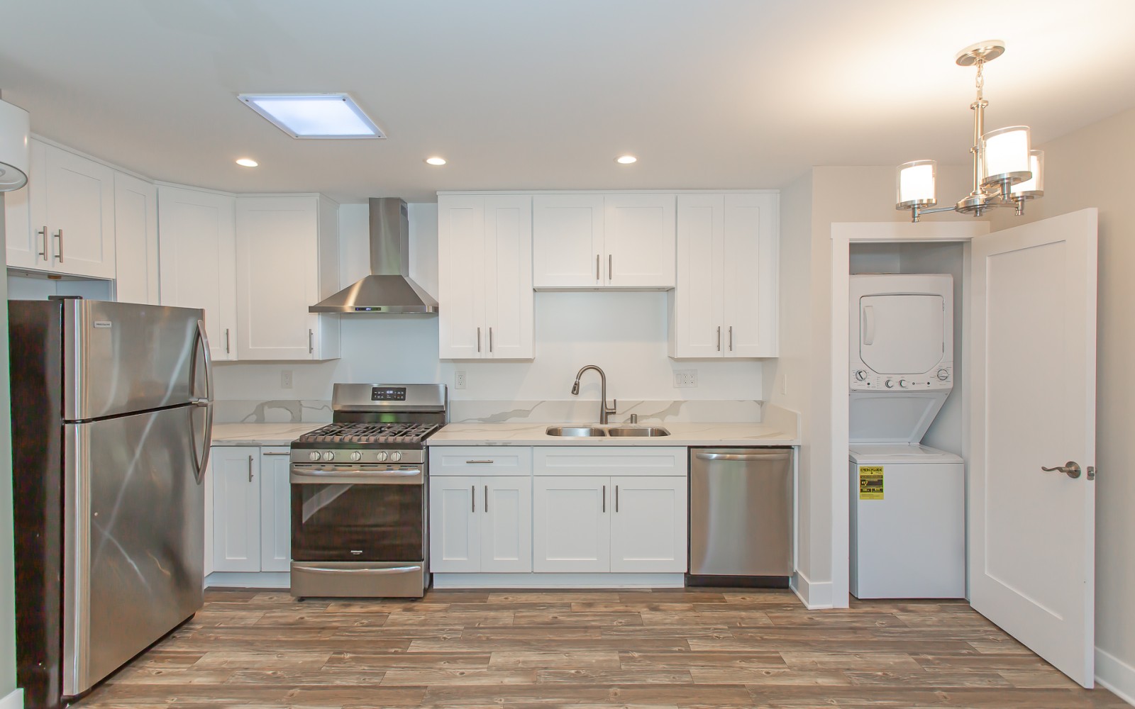 2855 Unicornio St, Carlsbad, CA 92009