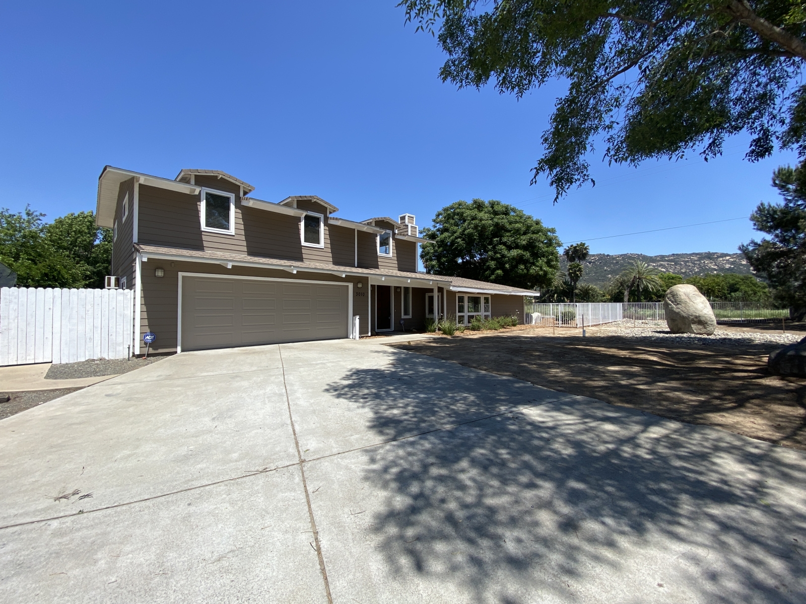 3010 NORTH BROADWAY, ESCONDIDO, CA 92026