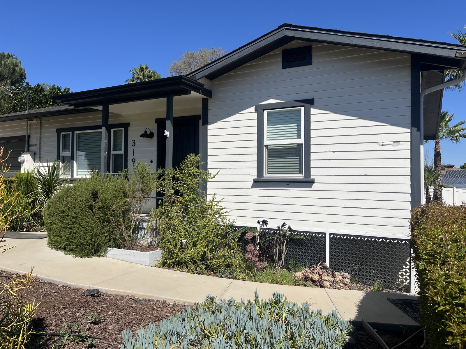 319 W. FIG , FALLBROOK, CA 92028