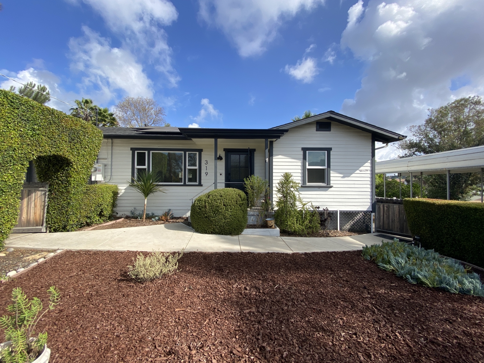 319 W. FIG , FALLBROOK, CA 92028