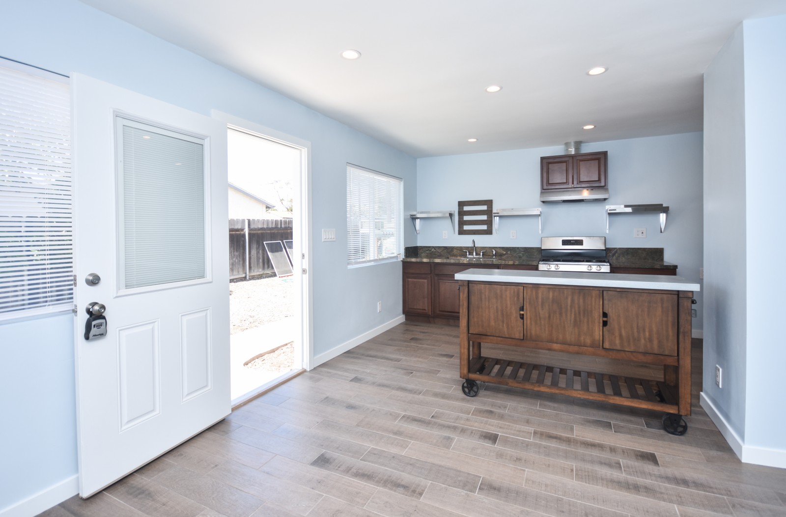 3237 Madison St, Carlsbad, CA 92008 3237 Madison St, Carlsbad, CA 92008