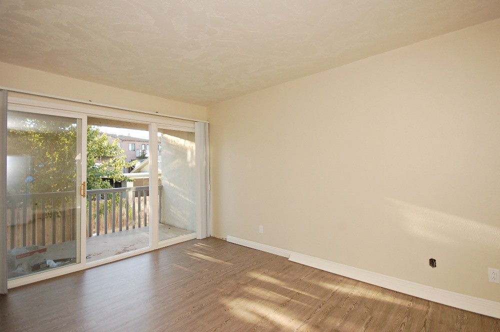 381-391 Oak Ave, Carlsbad, CA 92008 381-391 Oak Ave, Carlsbad, CA 92008