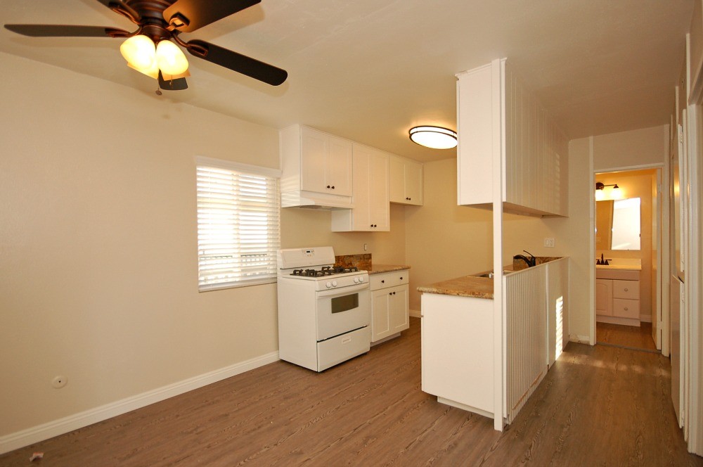381-391 Oak Ave, Carlsbad, CA 92008 381-391 Oak Ave, Carlsbad, CA 92008
