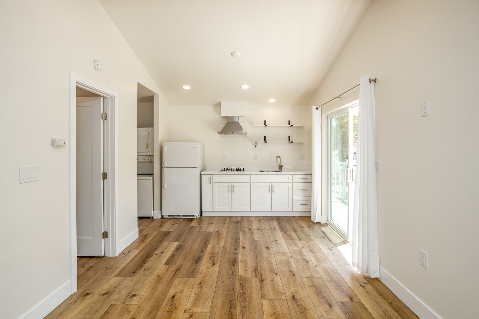 3914 CAMEO DRIVE UNIT 2, OCEANSIDE, CA 92056