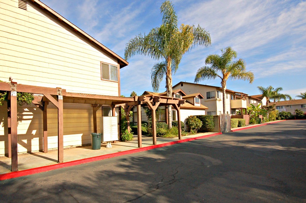 411-415 Chestnut Ave. , Carlsbad, CA 92008 411-415 Chestnut Ave. , Carlsbad, CA 92008