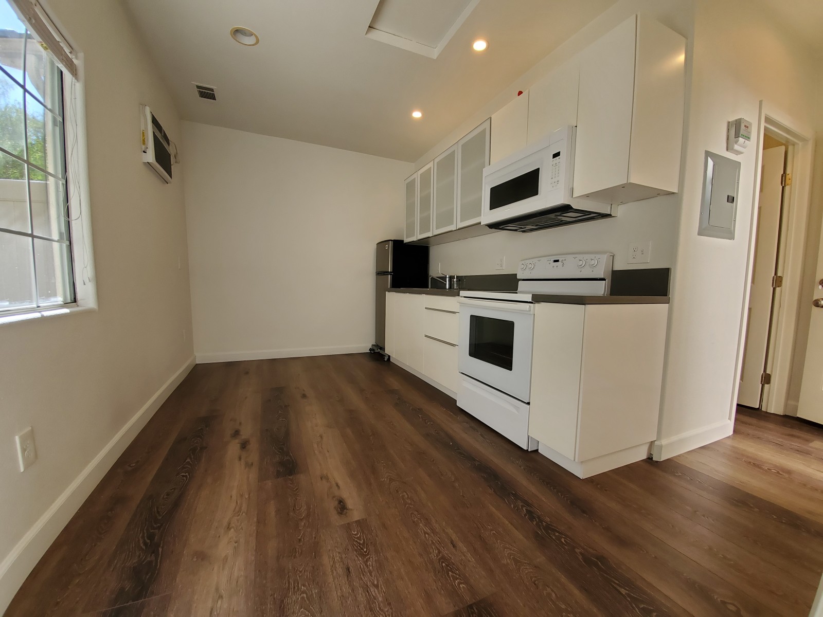 4927 SEASCAPE DRIVE UNIT 2, OCEANSIDE, CA 92057