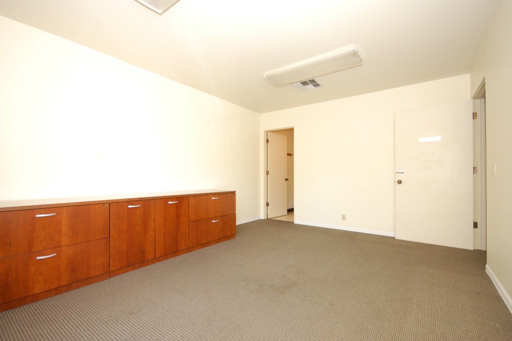580 Beech Ave, Carlsbad, CA 92008 580 Beech Ave, Carlsbad, CA 92008