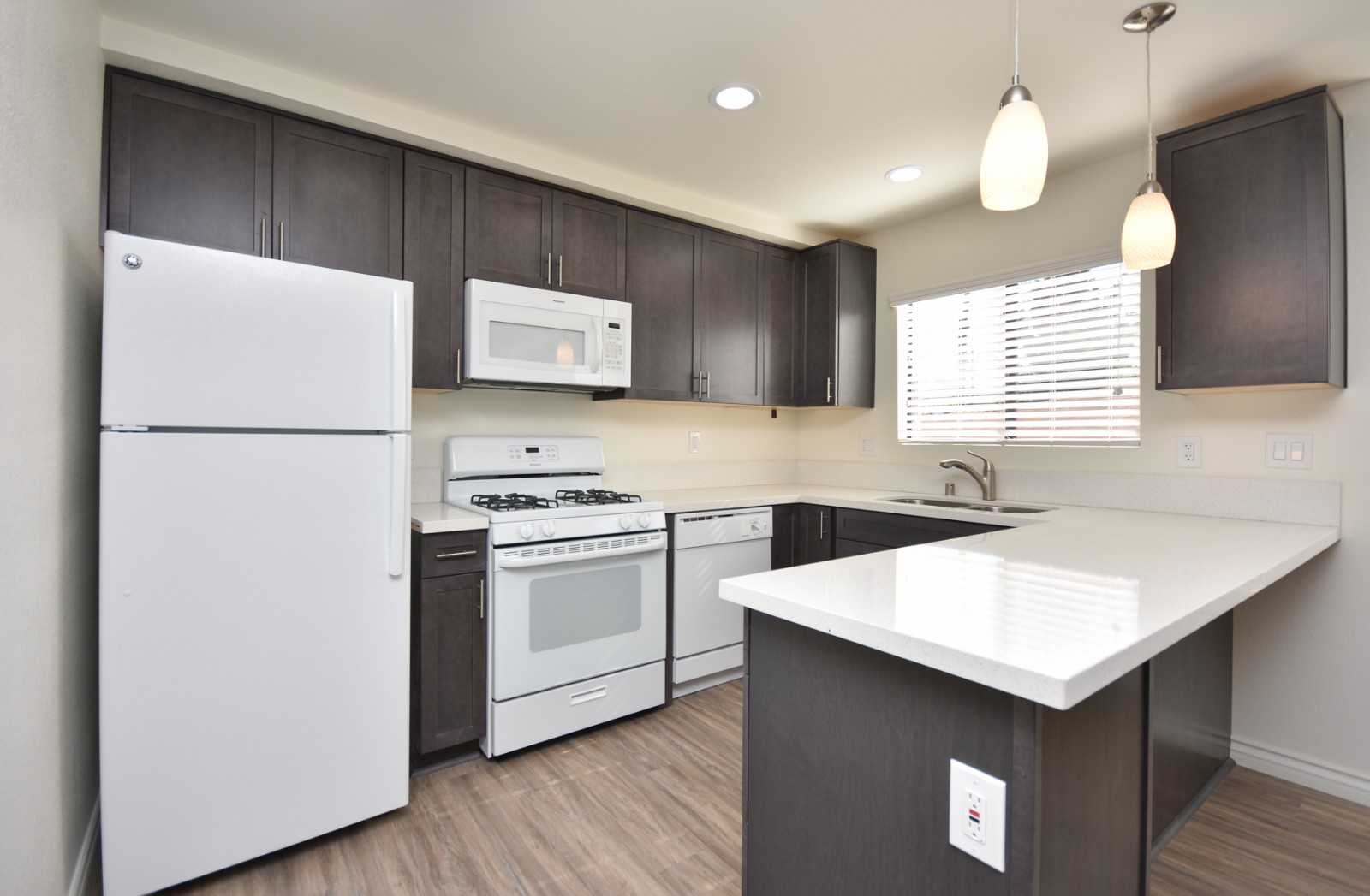 609 N Clementine, Oceanside, CA 92054 609 N Clementine, Oceanside, CA 92054