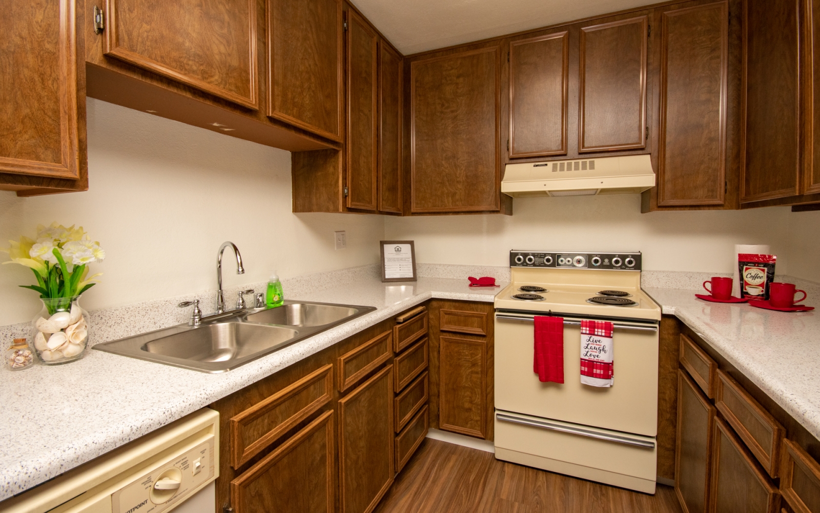 7717 Tommy Street, San Diego, CA 92119 7717 Tommy Street, San Diego, CA 92119