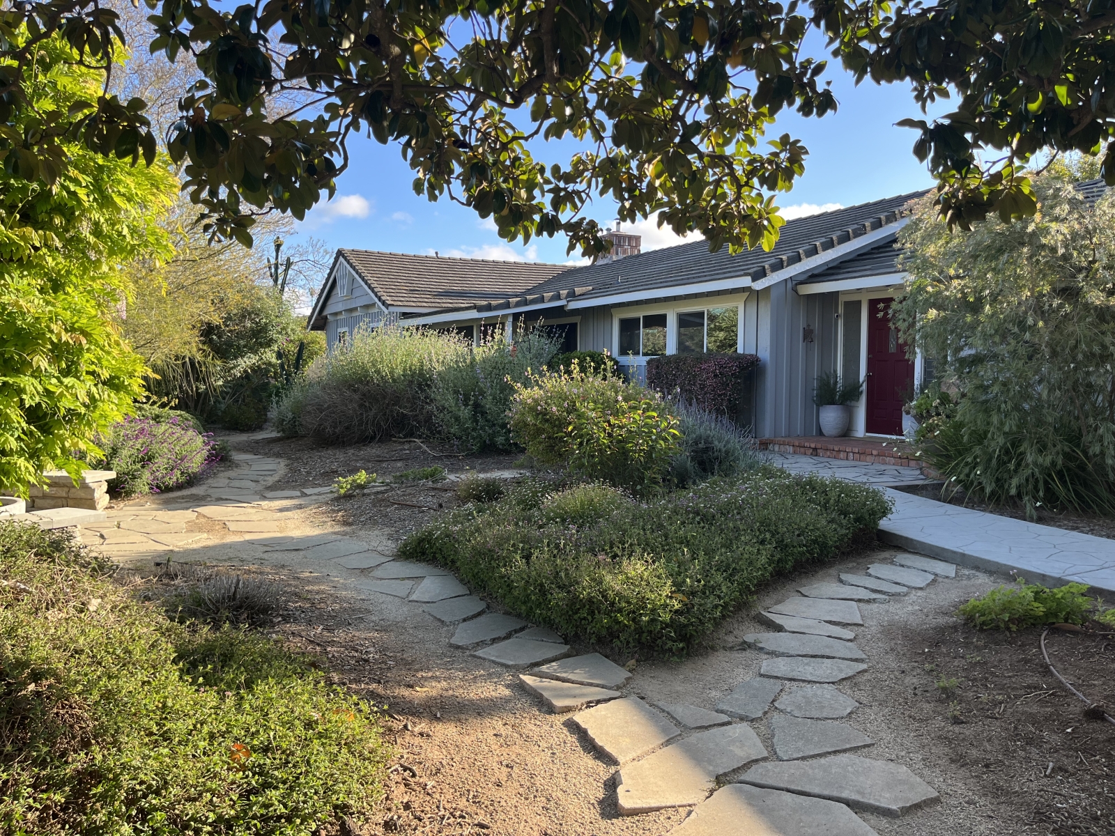 919 VALLEY DRIVE , VISTA, CA 92084