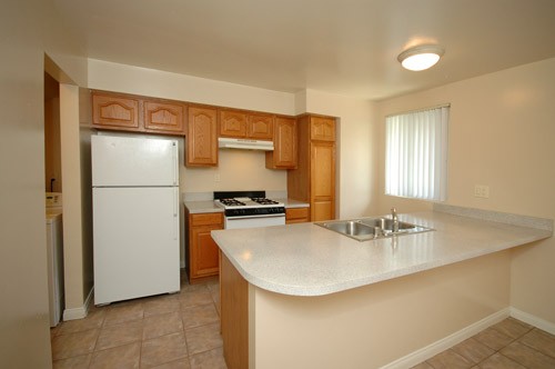 965 Laguna Drive, Carlsbad, CA 92008 965 Laguna Drive, Carlsbad, CA 92008